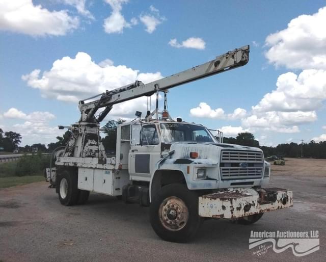 Image of Ford F-800 equipment image 2