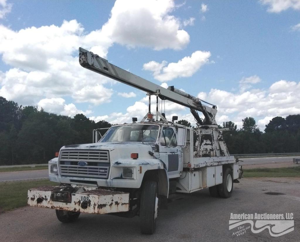 Image of Ford F-800 Primary image