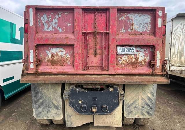 Image of Ford L9000 equipment image 4