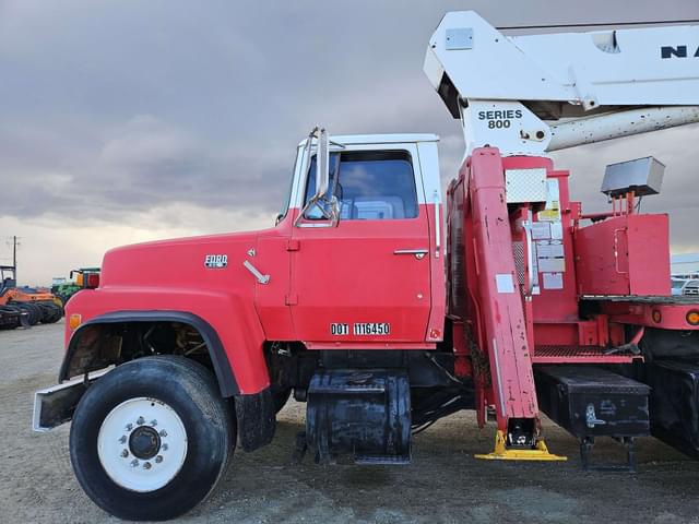 Image of Ford LT8000 equipment image 3
