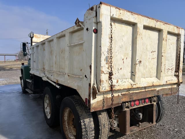 Image of Ford LT9000 equipment image 2