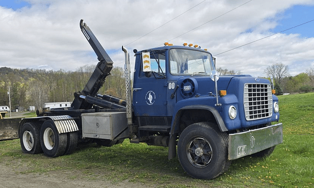 Image of Ford LT9000 equipment image 4
