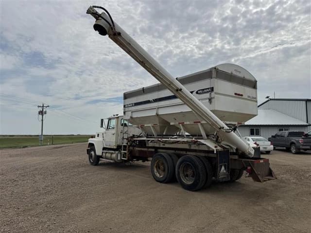 Image of Ford LTL9000 equipment image 3