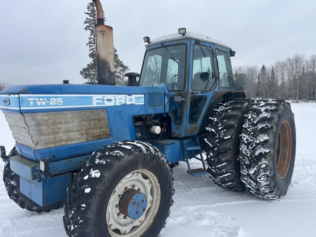 Image of Ford TW-25 equipment image 2