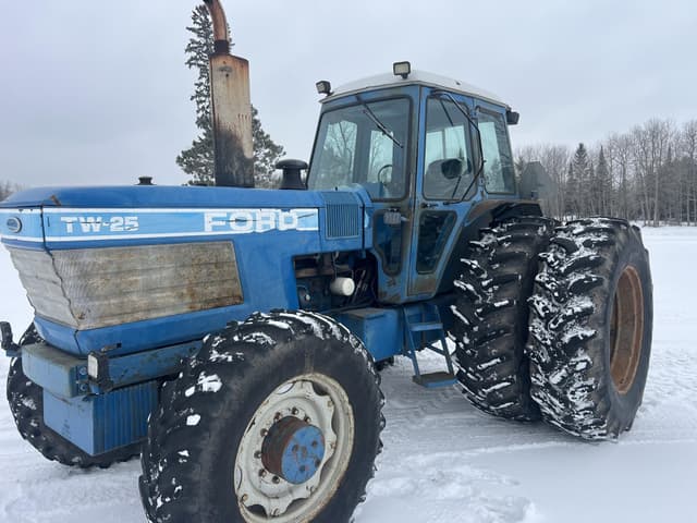 Image of Ford TW-25 equipment image 2