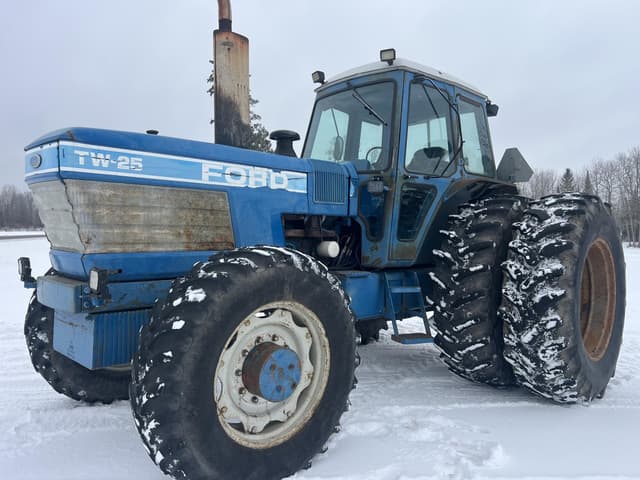 Image of Ford TW-25 equipment image 3