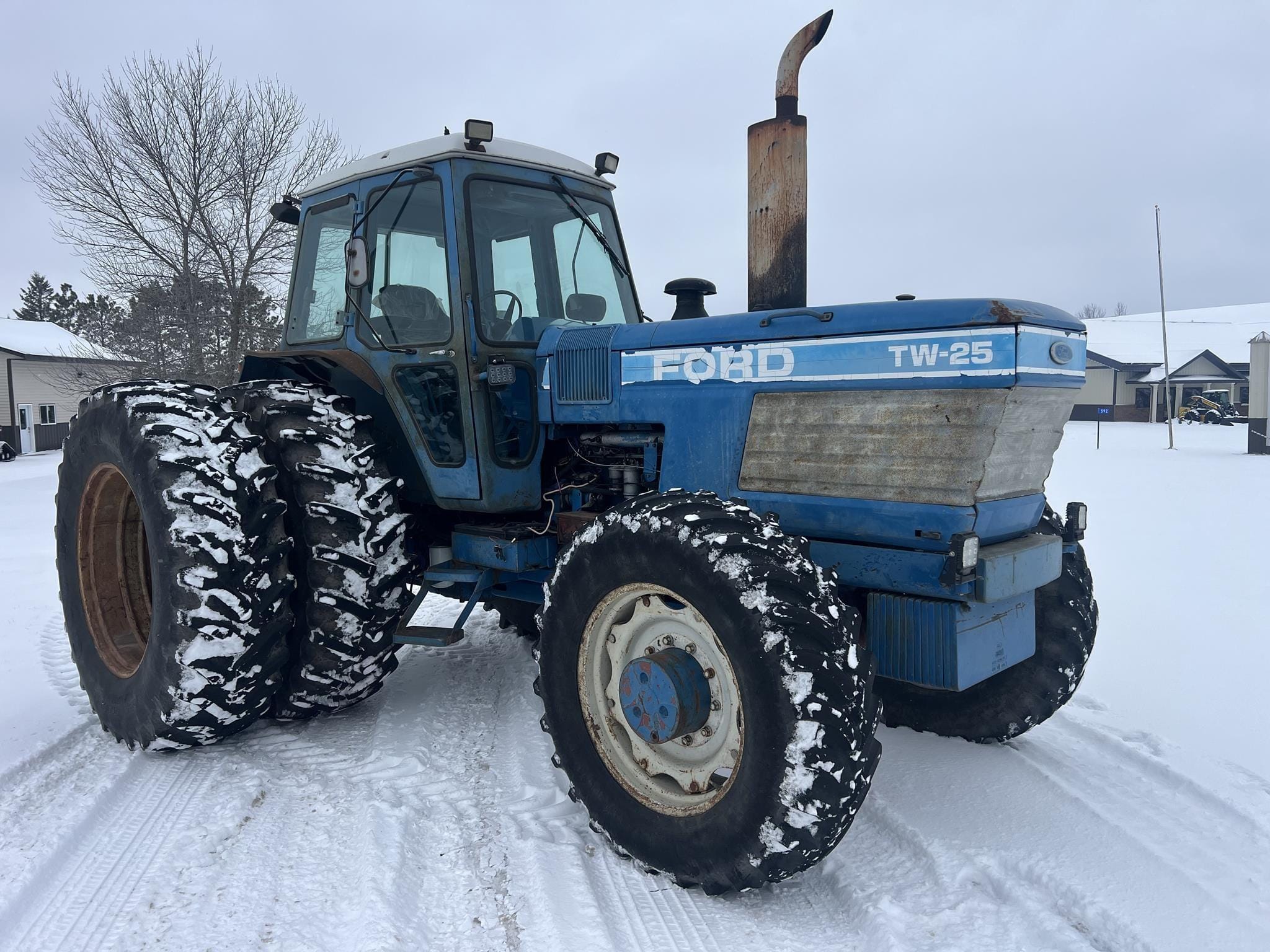 1985 Ford TW-25 Equipment Image0