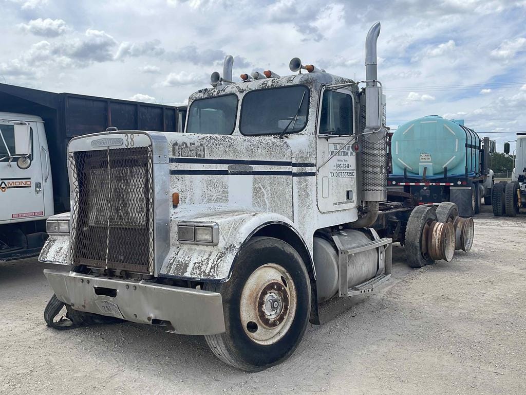 Main image Freightliner FLC