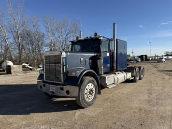 Main image Freightliner FLC120