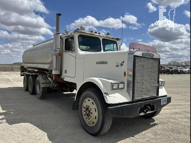 Image of Freightliner FLD120 Primary image