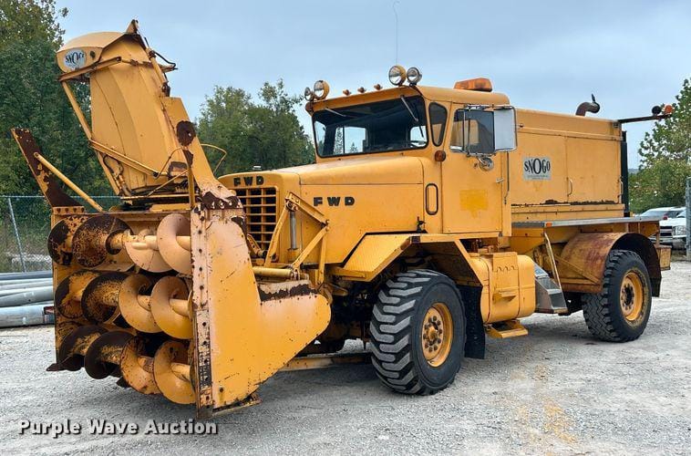 1985 FWD RB44-3331 Equipment Image0