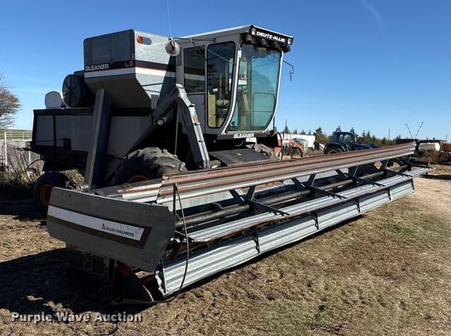 Image of Gleaner L3 equipment image 2