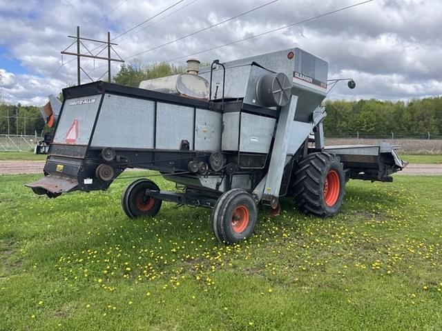 Image of Gleaner M3 equipment image 4