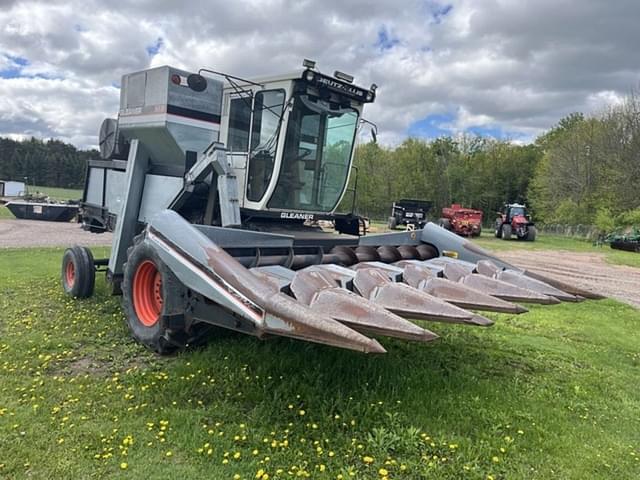 Image of Gleaner M3 equipment image 2