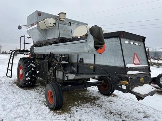 Image of Gleaner M3 equipment image 2