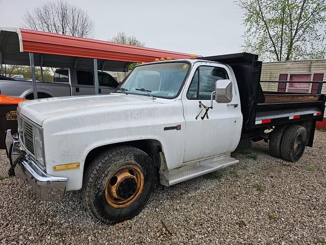 Image of GMC 3500 equipment image 1