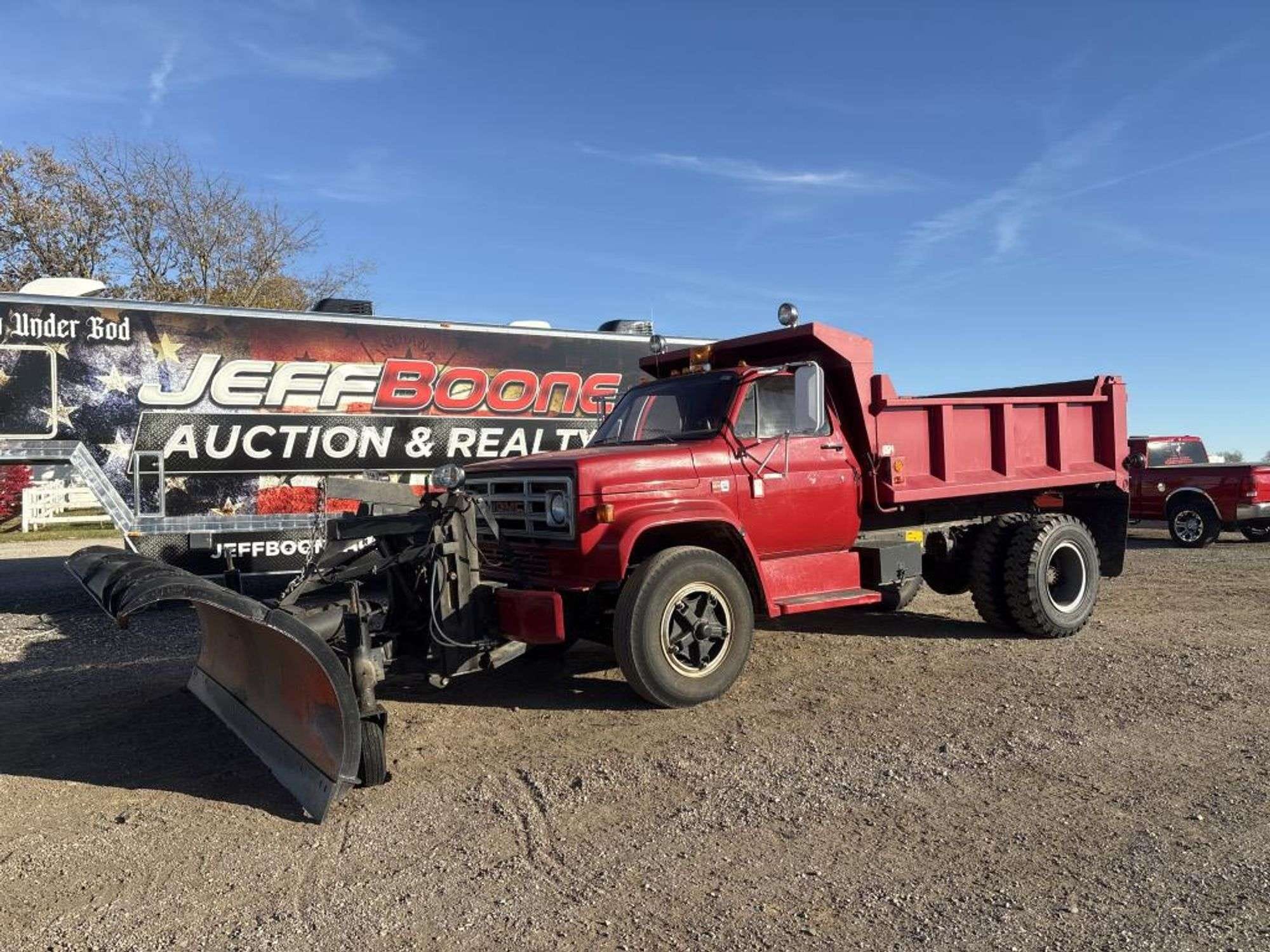 1985 GMC 7000 Equipment Image0