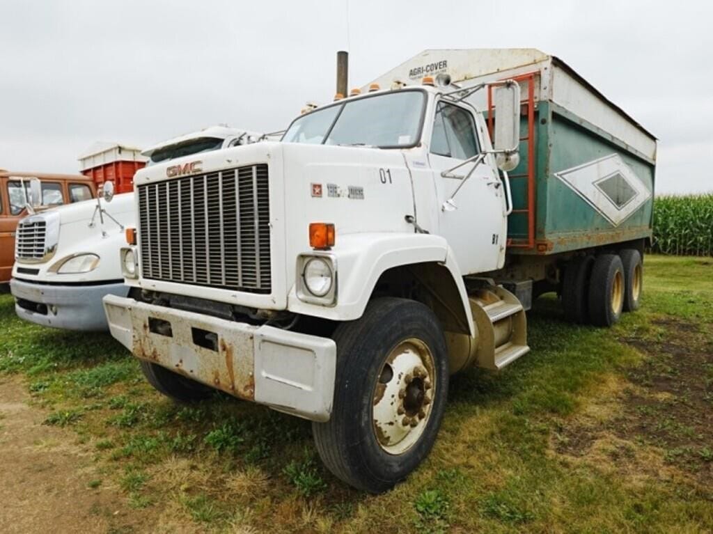 1985 GMC J9500 Equipment Image0
