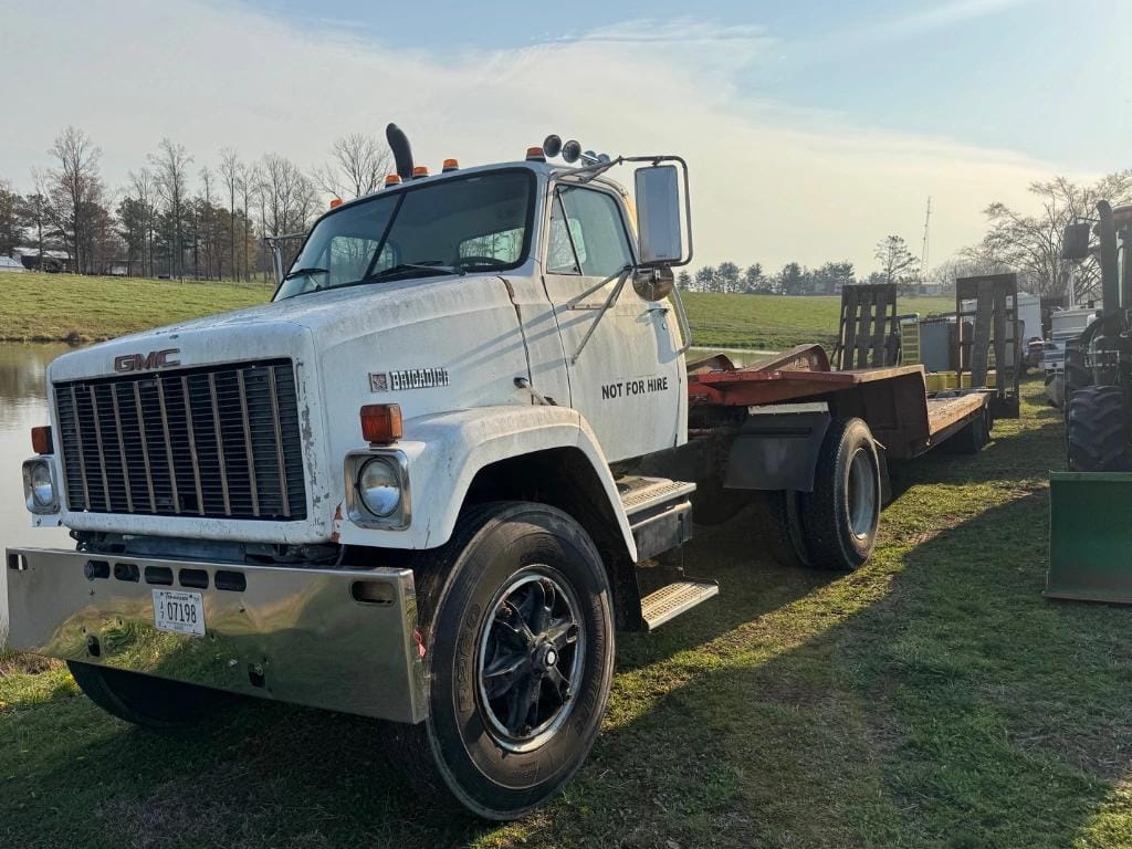 1985 GMC Brigadier Equipment Image0