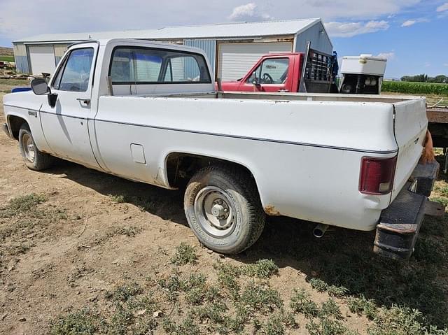 Image of GMC Sierra 1500 equipment image 4