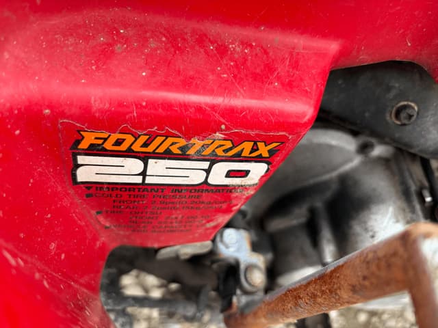 Image of Honda Fourtrax 250 equipment image 4