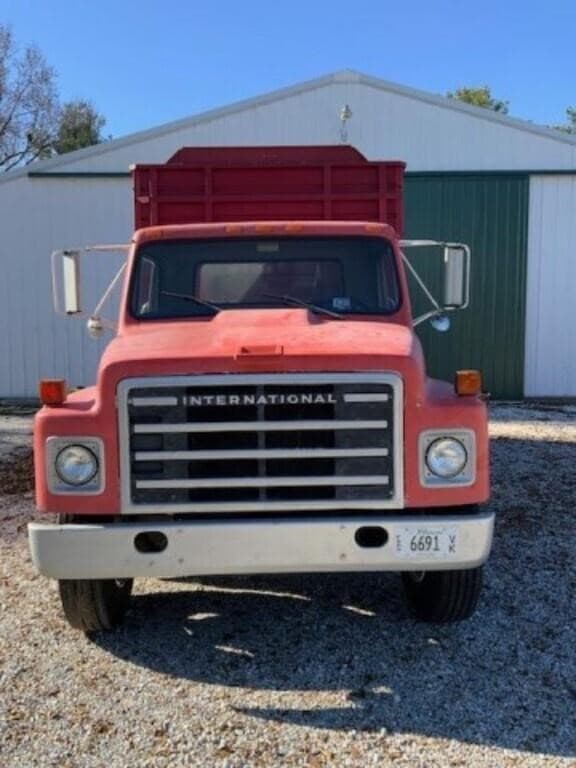 Image of International S1900 equipment image 2