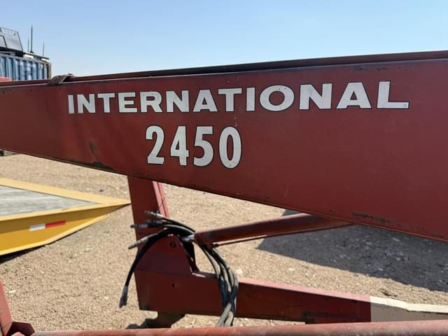 Image of International Harvester 2450 equipment image 2