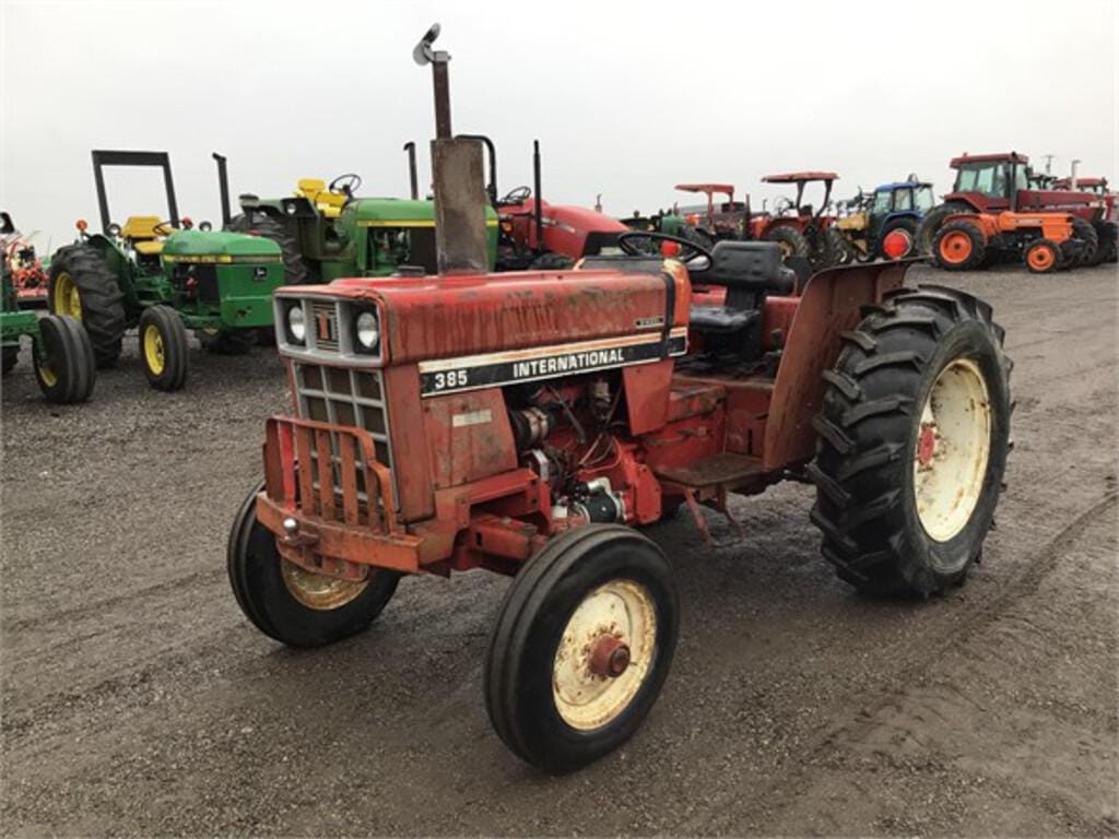 Main image International Harvester 385