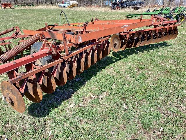 Image of International Harvester 470 equipment image 3