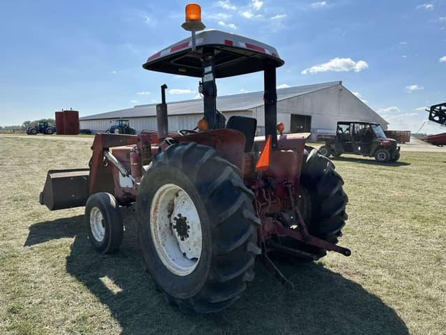 Image of International Harvester 484 equipment image 2