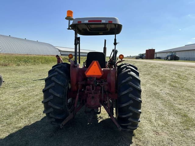 Image of International Harvester 484 equipment image 3