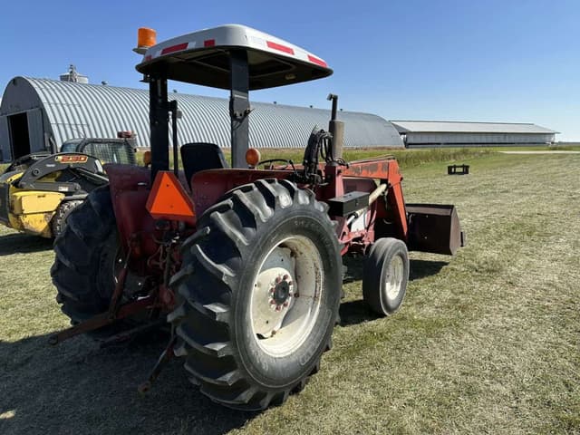 Image of International Harvester 484 equipment image 4