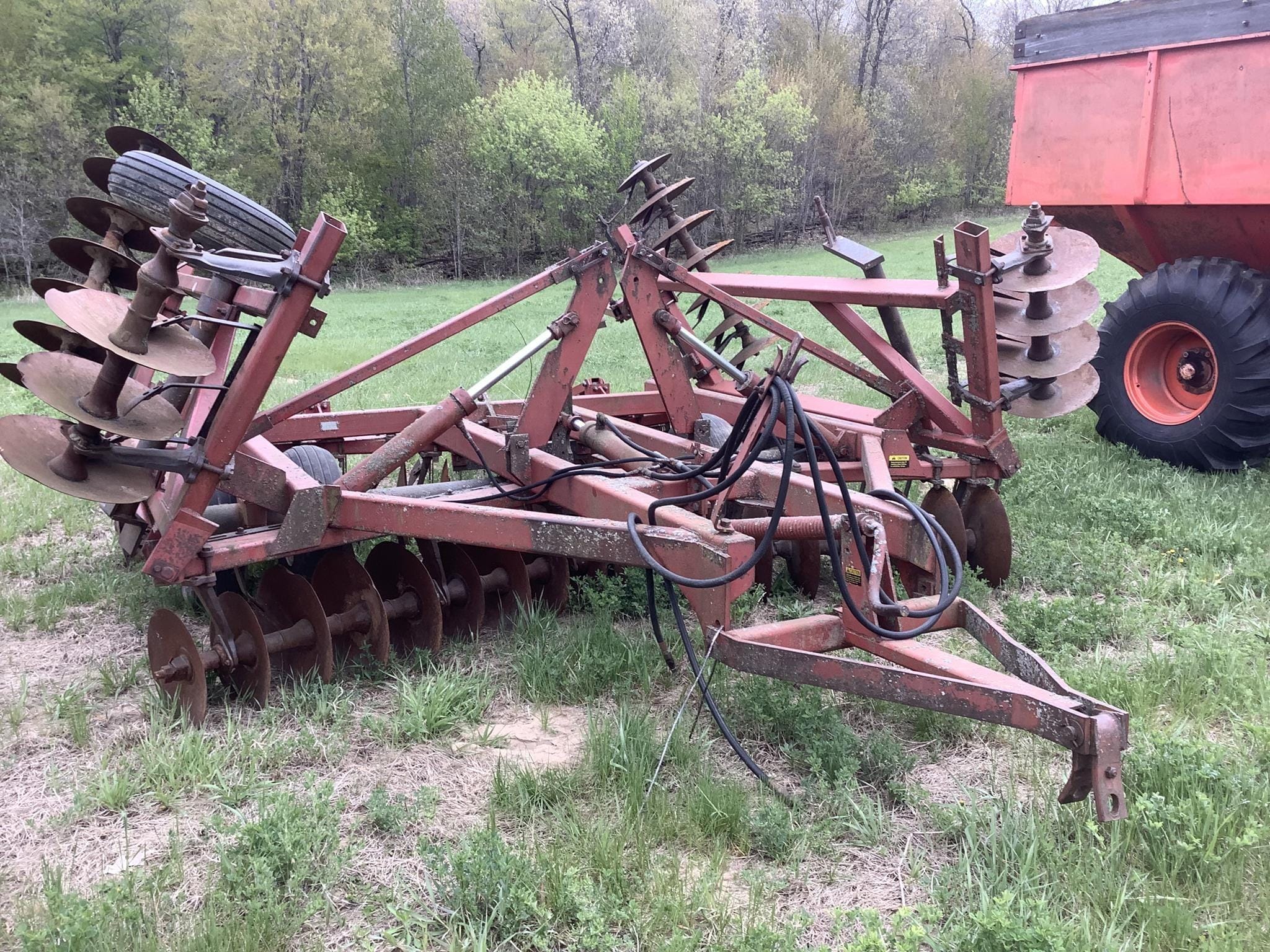 1985 International Harvester 490 Equipment Image0