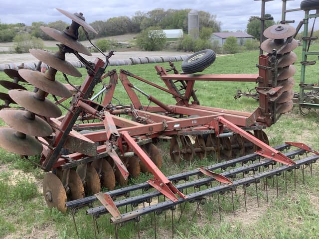 Image of International Harvester 490 equipment image 3