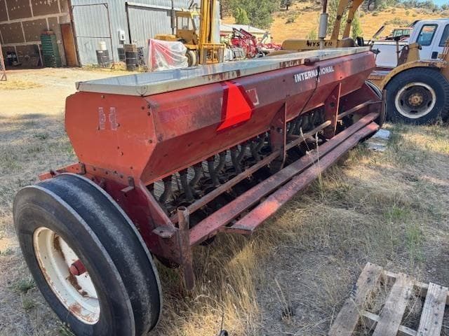 Image of International Harvester 510 equipment image 2