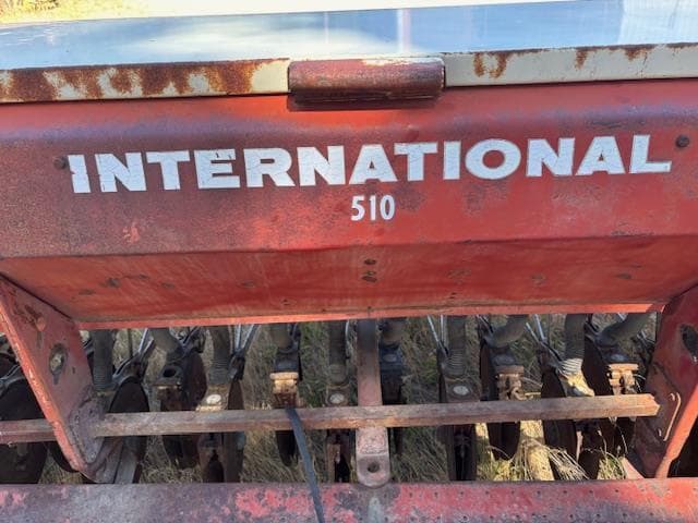Image of International Harvester 510 equipment image 4