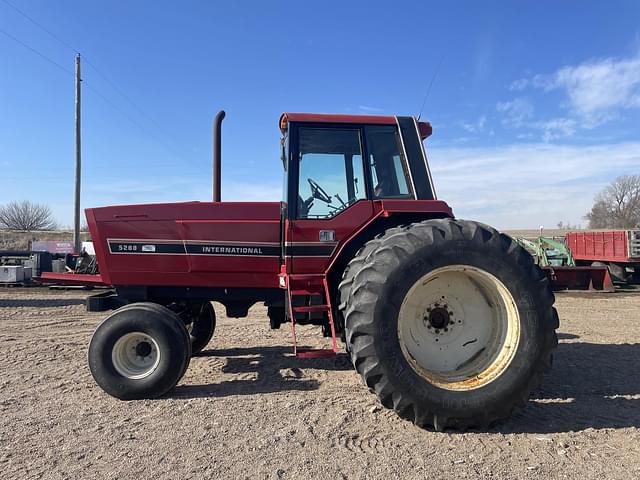 Image of International Harvester 5288 equipment image 1