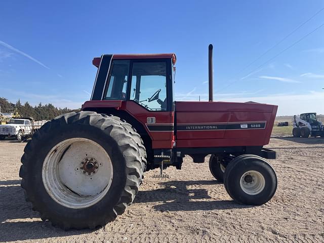 Image of International Harvester 5288 equipment image 4