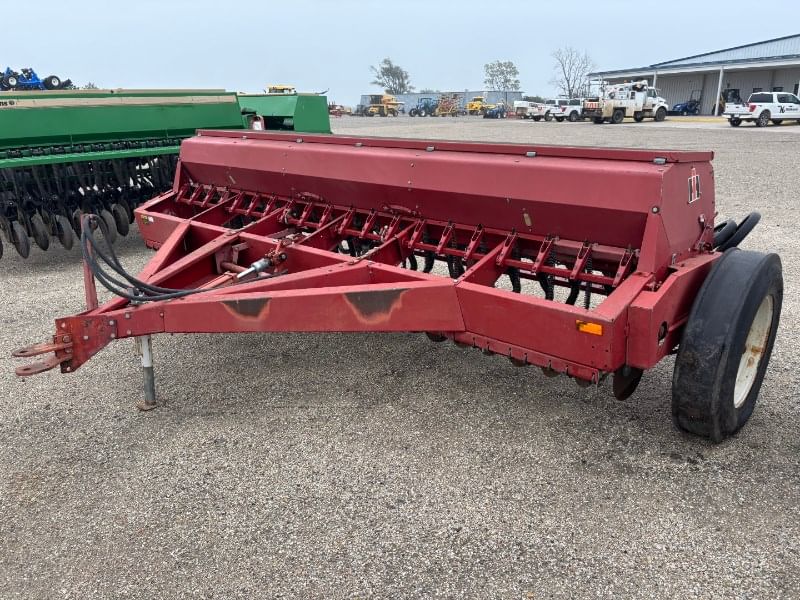 1985 International Harvester 5100 Equipment Image0