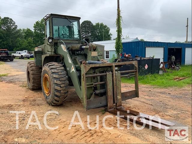 Image of International Harvester M10A equipment image 2