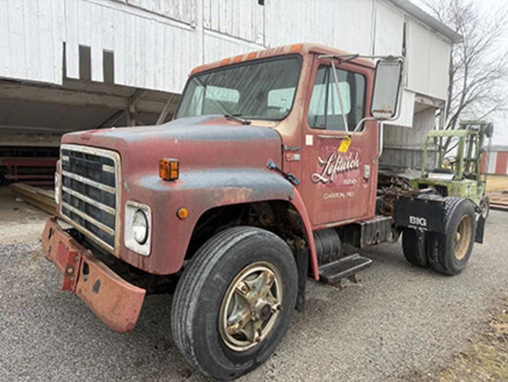 1985 International S1900 Equipment Image0