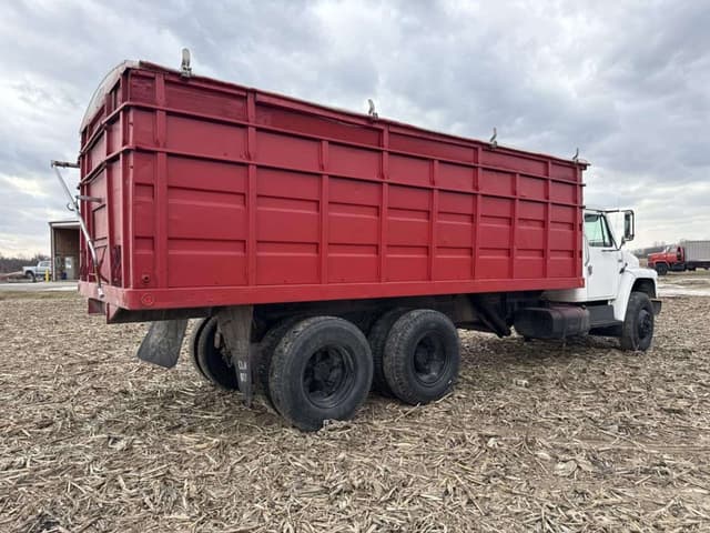 Image of International 1954 equipment image 4