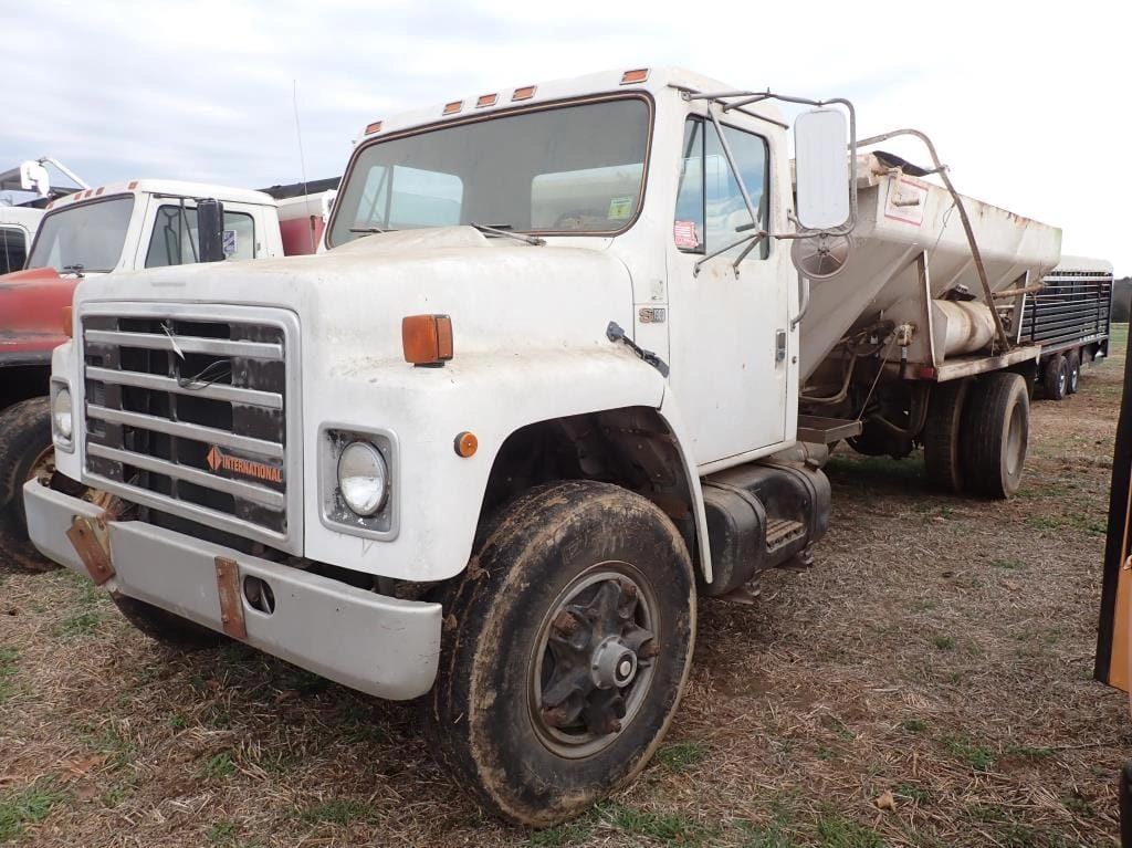 1985 International S1900 Equipment Image0