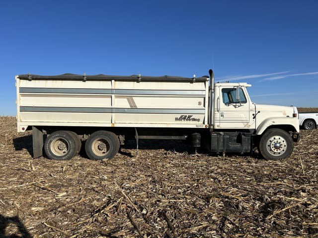 Image of International S2500 equipment image 1