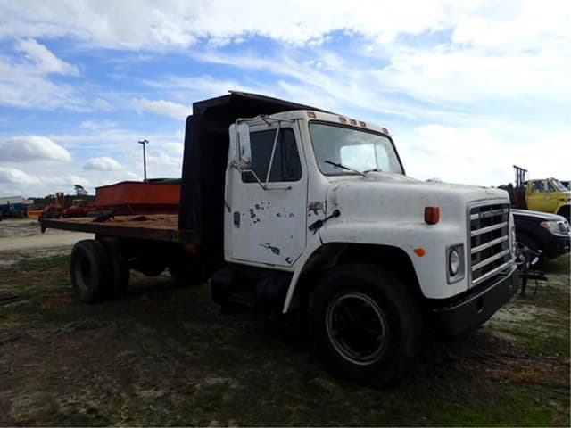 Image of International S1600 equipment image 3