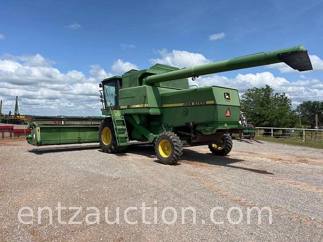 Image of John Deere 8820 equipment image 2