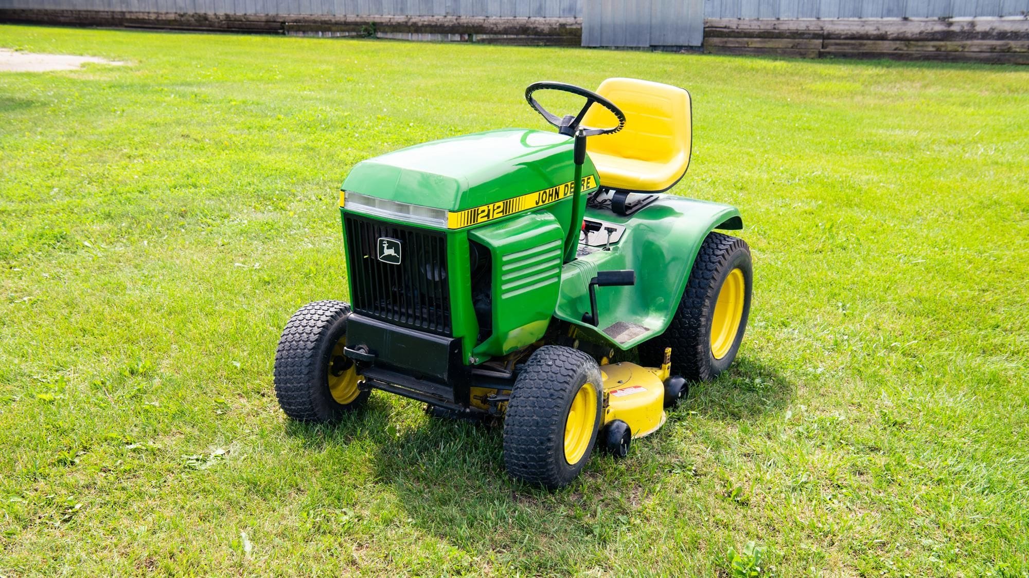 Main image John Deere 212