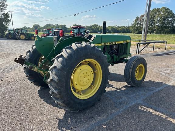 Image of John Deere 2150 equipment image 3