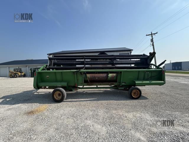 Image of John Deere 220 equipment image 3