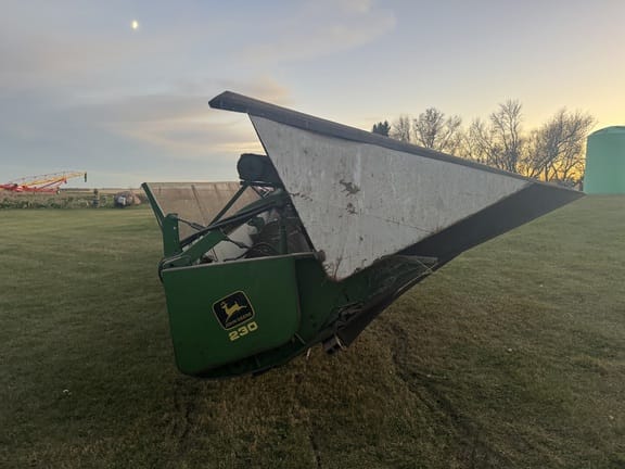 1985 John Deere 230 Equipment Image0